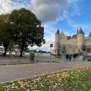 https://oneluxstay-at-antwerp-city-centre.brusselshotelsbook.com